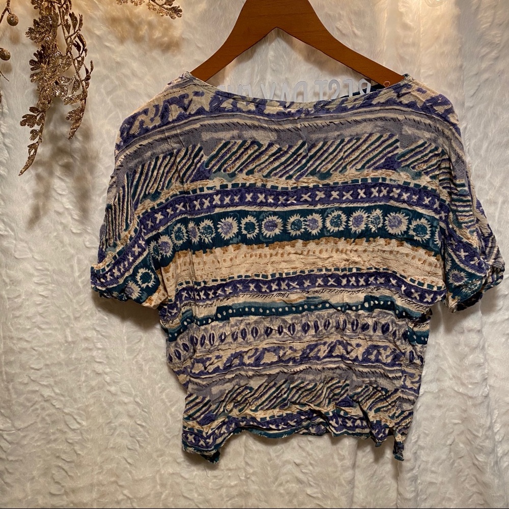 VINTAGE Boho shirt•patterned•fits medium